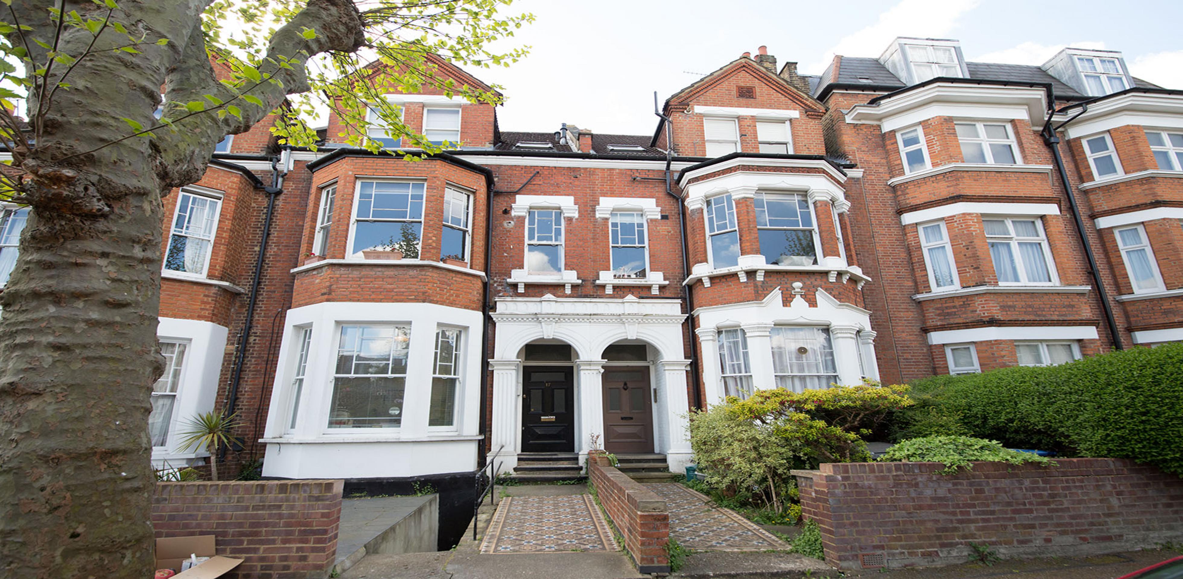 			NEW INSTRUCTION (Private Garden), 2 Bedroom, 1 bath, 1 reception Flat			 Callcott Road, KILBURN NW6